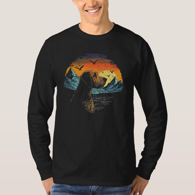 T-shirt Airedale Terrier Dog and Sun Rising Over Mountains (Devant)