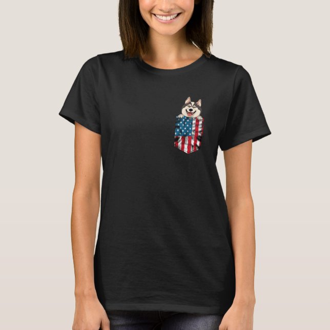 T-shirt Alaskan Malamute Pocket 4th of July American Flag  (Devant)