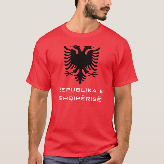 T-shirt Albanais noir Eagle sur l'arrière - plan rouge (Devant)