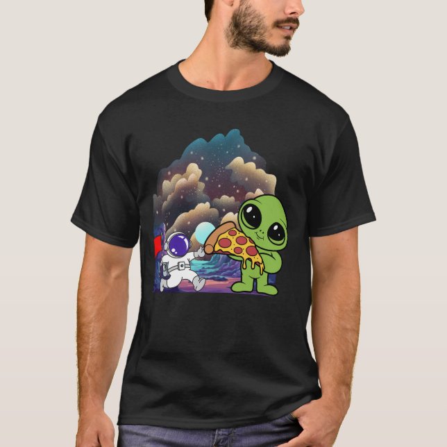 T-shirt Alien avec pizza dans le paysage cosmique (Devant)