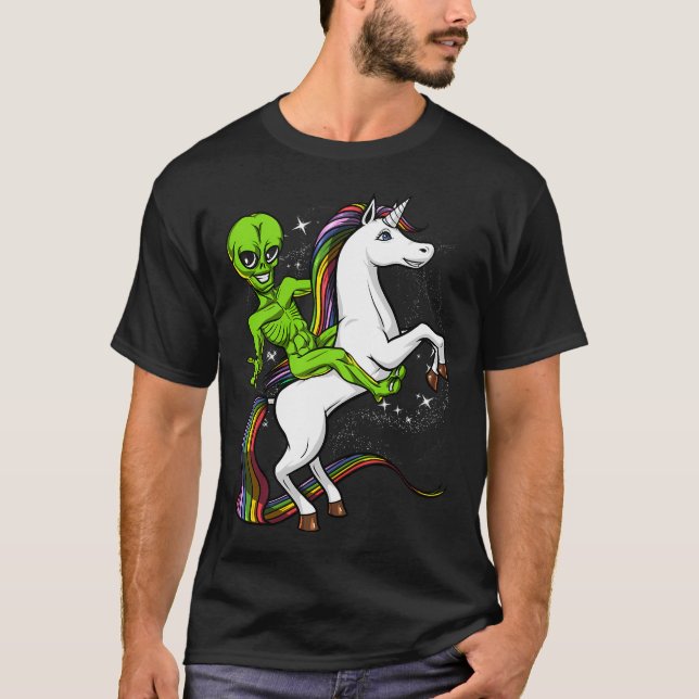 T-shirt Alien de l'espace chevauchant une licorne (Devant)