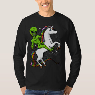 T-shirt Alien d'espace montant l'UFO magique de licorne