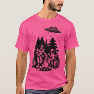 T-shirt Alien Et Bigfoot Campfire Sasquatch Ufo Pour Outdo