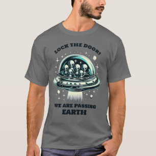 T-shirt Aliens Évitez La Terre Verrouiller La Porte Phare