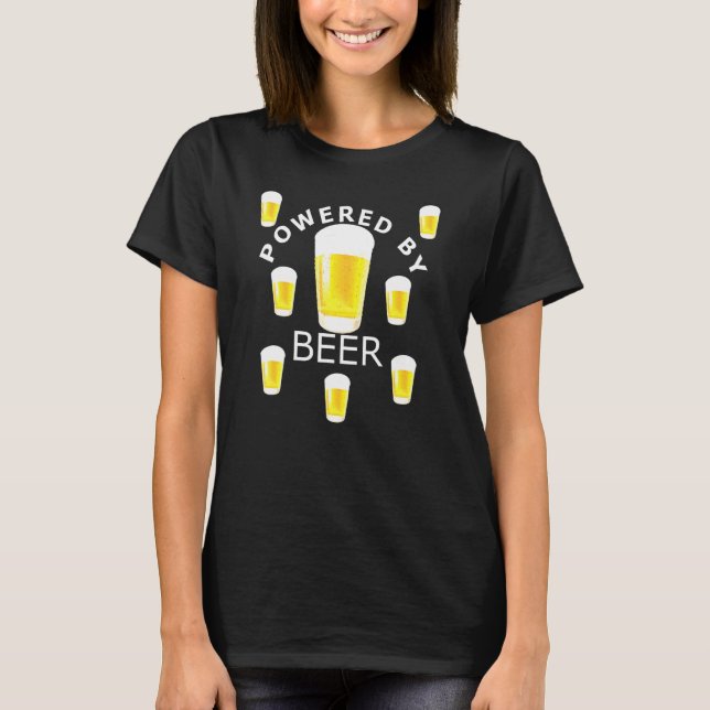 T-shirt Alimenté par des verres de bière de conception de  (Devant)