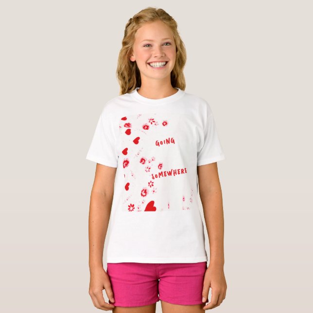 T-SHIRT ALLER QUELQUE PART FILLE ROUGE COEURS CHEMISE (Devant entier)