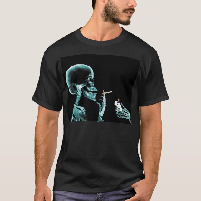 T-shirt allumer une cigarette squelette à rayons X (Devant)