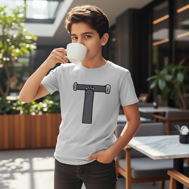 T-Shirt Alphabet Lettre T (Créateur téléchargé)