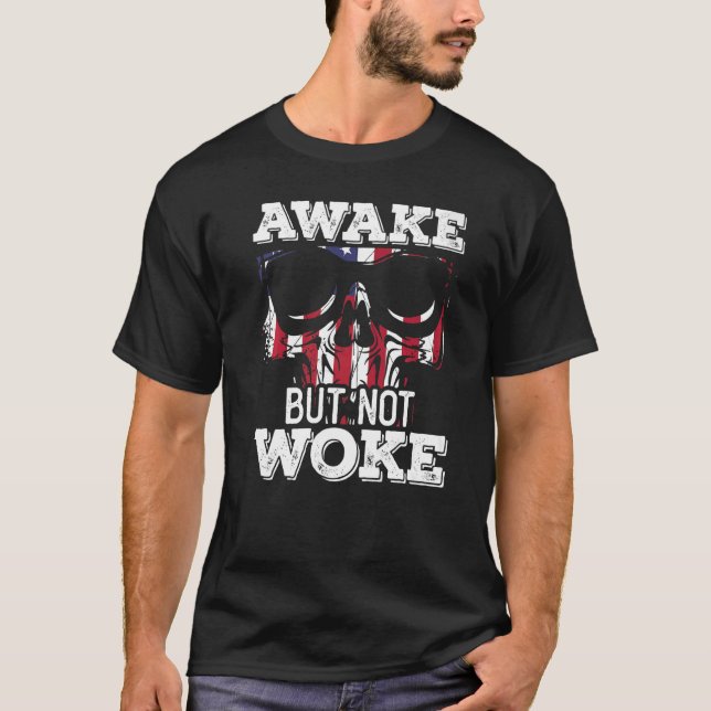 T-shirt American Flag Political Awake But Not Woke   (Devant)