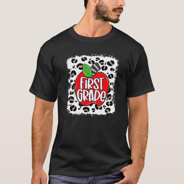 T-shirt Amour béni de première année Apple Léopard Enseign (Devant)
