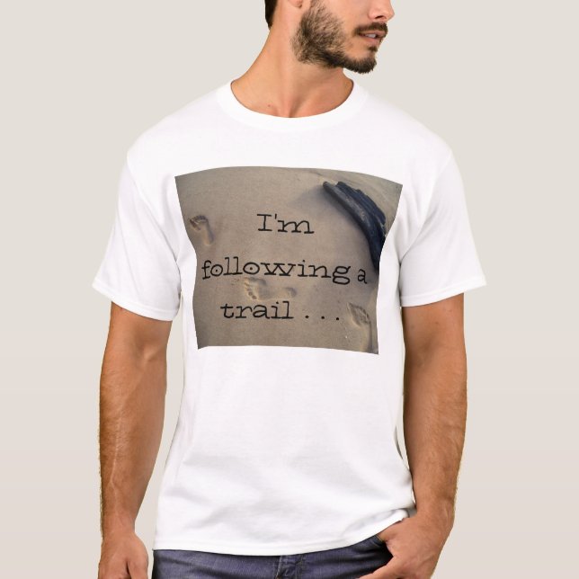 T-shirt Amour de traînée d'empreintes de pas de sable de (Devant)