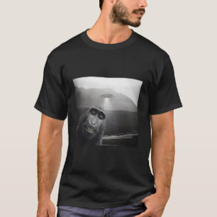 T-shirt Amoureux du singe macaque amusant Alien Ufo Selfi