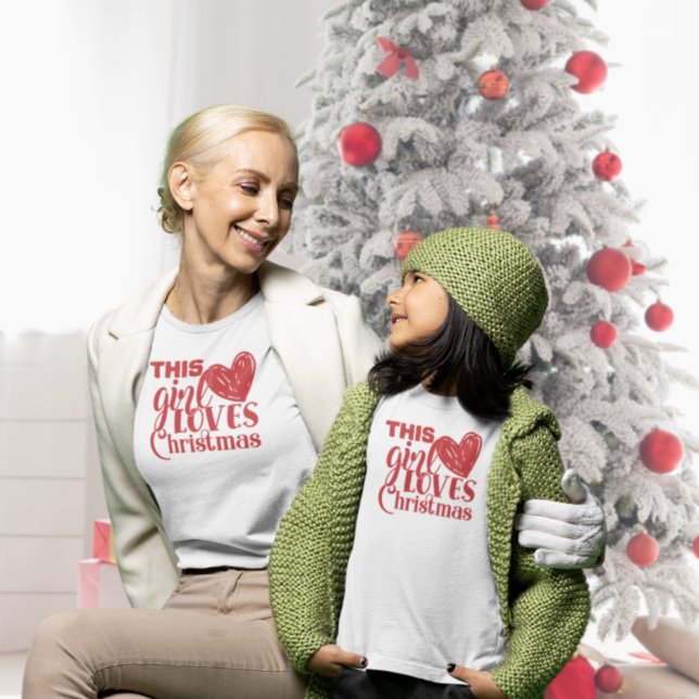 T-shirt Amusant Cette Fille Aime Noël Coeur Texte rouge (Créateur téléchargé)