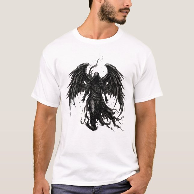 T-shirt Ange Faucheur dans une Robe à Capuchon (Devant)