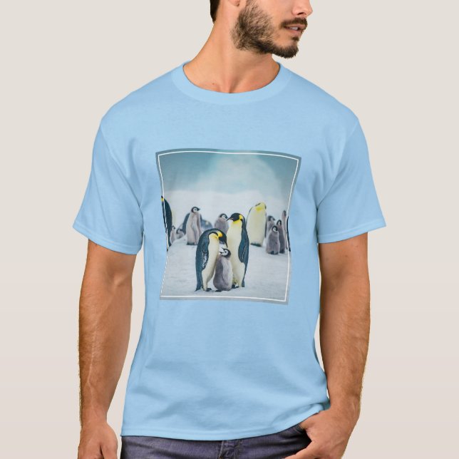 T-shirt Animaux de bébés cutest | Alimentation de pingouin (Devant)