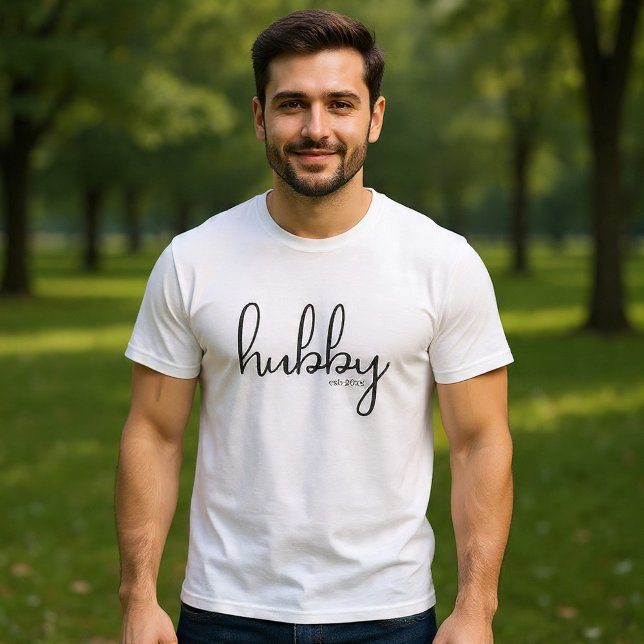 T-shirt Année d'établissement du mari (Hubby Established Personalized Year T-Shirt by Ricaso. Add date of marriage. Great groom gift idea)