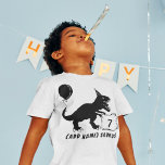 T-shirt Anniversaire Dinosaure Saurus Personnalisé Nom Et<br><div class="desc">Attrapez ce Dinosaure Birthday personnalisable Birthday Shirt, dispose d'un dino sauvage, Personnalisez-le pour être unique pour votre Enfant spécial pour créer un cadeau drôle unique pour Anniversaire. Vous pouvez également transférer la conception à un autre produit de votre choix. Pour modifier ce modèle, cliquez sur le lien "Modifier à l'aide...</div>