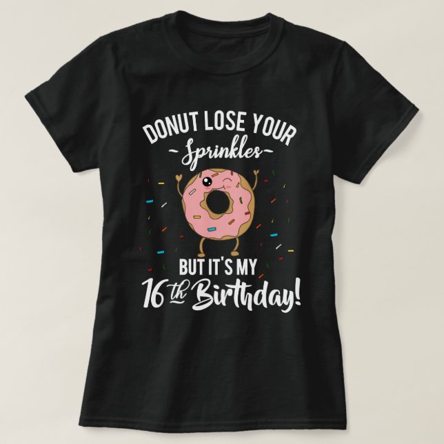 T-shirt Anniversaire Fun 16 Ans Gâteau D'anniversaire Drôl (Design devant)