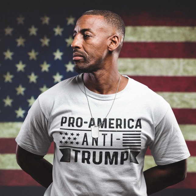 T-shirt Anti-Trump pro-américain (Créateur téléchargé)