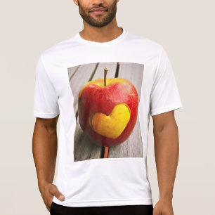 T-shirt "Apple Love" Jolie photo. Acheter maintenant