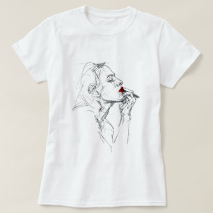 T-shirt Application du rouge à lèvres