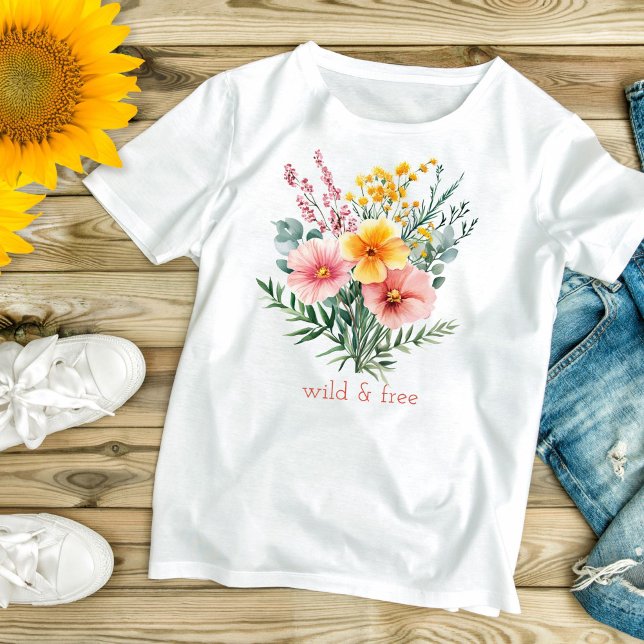 T-shirt Aquarelle Fleur sauvage rose jaune sauvage et libr (Pink Yellow Wildflowers Wild and Free Women's T-shirt. Personalized, Cottage Core, Trendy Boho)