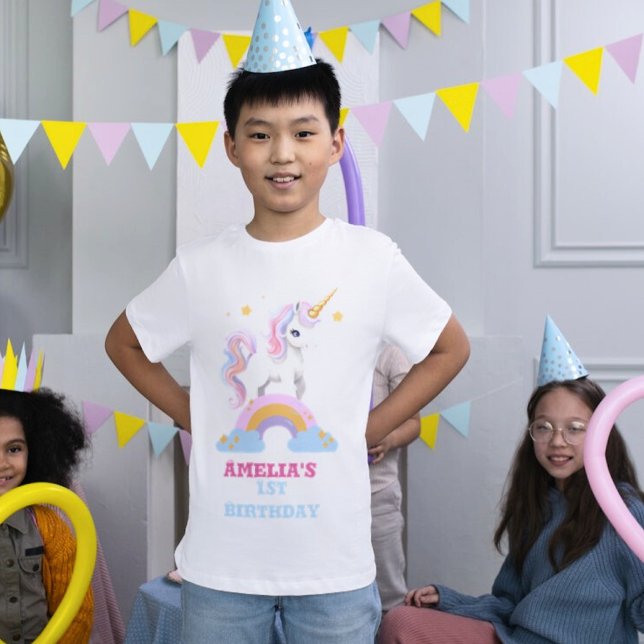 T-shirt Aquarelle moderne Rainbow Unicorn Famille d'annive (Créateur téléchargé)