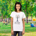 T-shirt Arbre familial de réunion personnalisée<br><div class="desc">Commémorez votre réunion de famille avec cet élégant T-shirt. Il est décoré d'un arbre généalogique en mosaïque colorée et est facilement personnalisable avec votre nom de famille. Utilisez l'option Personnaliser supplémentaire pour modifier la taille, le style ou la couleur du texte. Parce que nous créons notre oeuvre, vous ne trouverez...</div>
