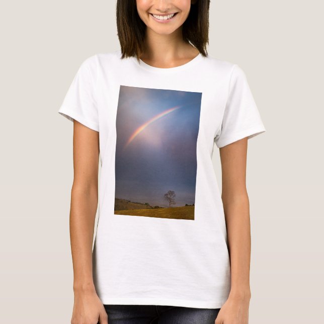 T-shirt Arc-en-ciel et paysage d'arbre (Devant)
