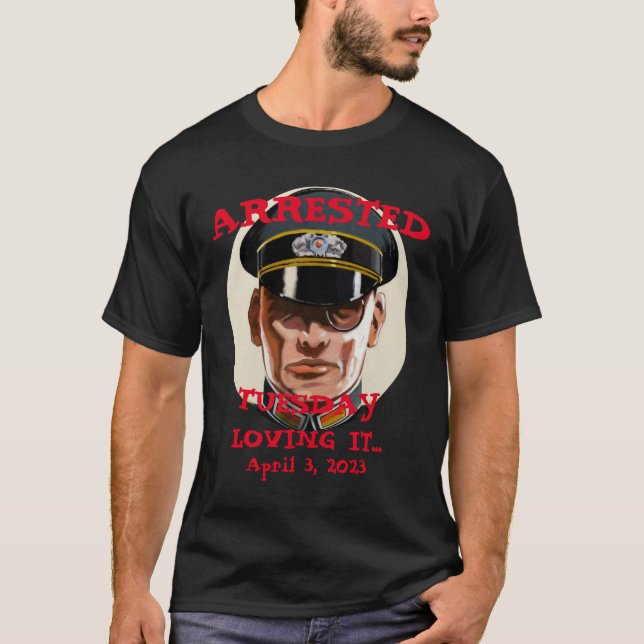 T-shirt Arrestation de Trump mardi 2023 2024 (Devant)