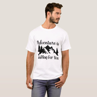 T-shirt Art de mots en attente d'aventure amusante
