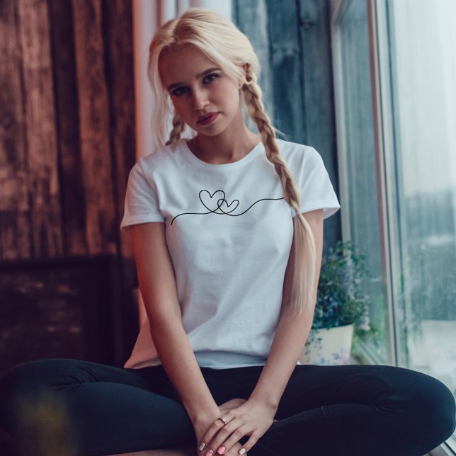 T-shirt Art ligne deux coeurs (Two Hearts Basic White T-Shirt by Kate & Co.)