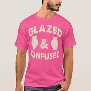 T-shirt Artiste de céramique confuse émaillée réalisant de