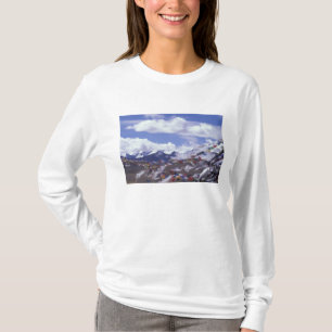 T-shirt Asie, Chine, Tibet, col de Tangla. Drapeaux de pri