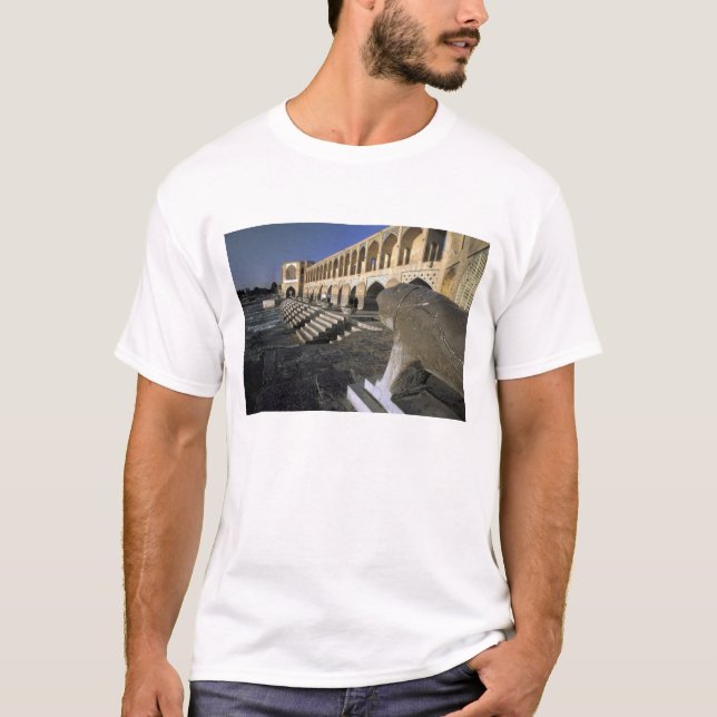 T-shirt Asie, Iran, Ispahan. Pont Pol-e Khaju. (Devant)