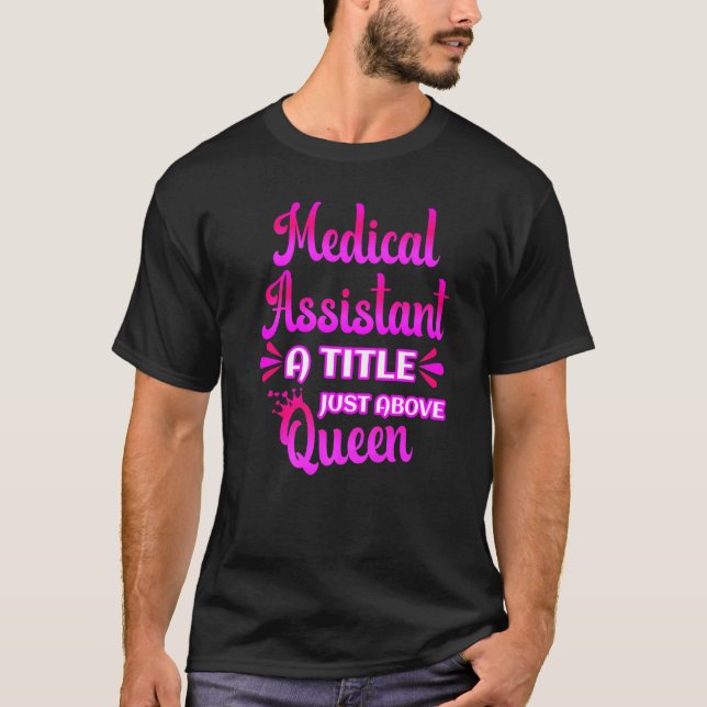 T-shirt Assistant Médicale A Titre Juste Au-Dessus De Quee (Devant)