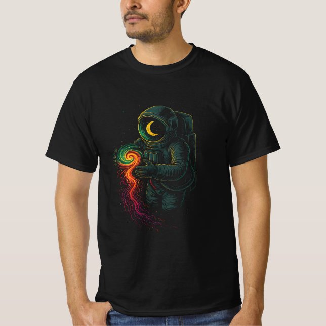 T-shirt Astronaut Holding a Cosmic Spiral (Devant)