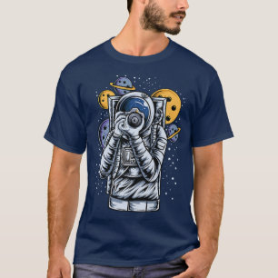 T-shirt Astronaut in Space Taking Pictures Novelty Graphic