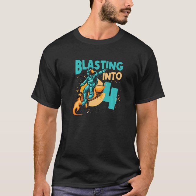 T-shirt Astronaut Planet vaisseau spatial Joyeux 4e annive (Devant)
