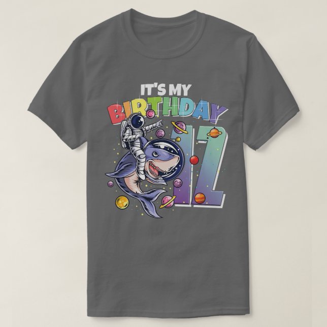 T-shirt Astronaut sur requin 12e anniversaire garçon fille (Design devant)