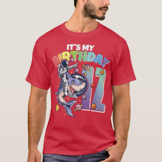 T-shirt Astronaut sur requin 12e anniversaire garçon fille