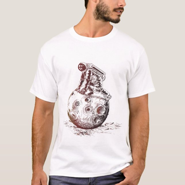 T-shirt astronaute au-dessus d'une illustration de lune (Devant)