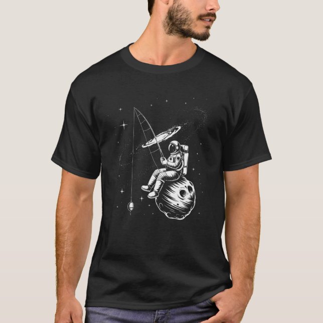 T-shirt Astronaute pêchant dans l'espace lançant une ligne (Devant)
