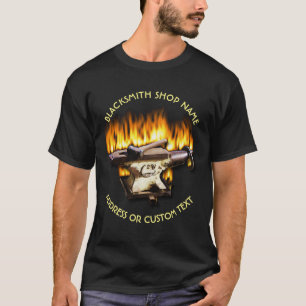 T-shirt Atelier De Forgeron Avec Anvil Et Marteau En Feu