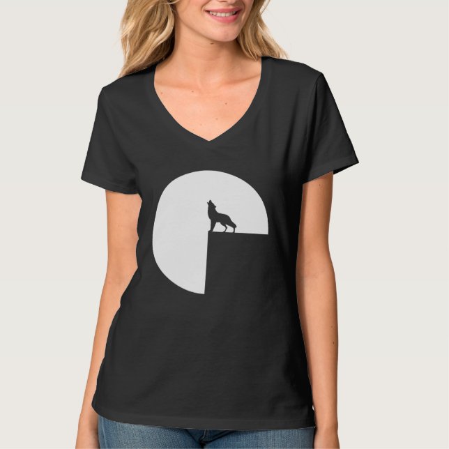 T-shirt Atmospheric Wolf Howling at the Full Moon  1 (Devant)