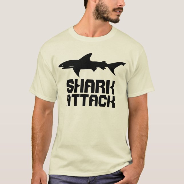 T-shirt Attaque de REQUIN !  Dessin de requin et de texte (Devant)