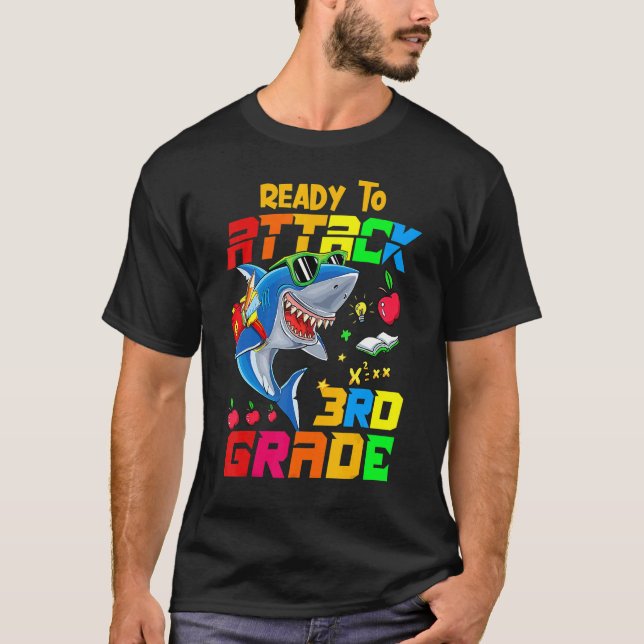 T-shirt Attaquer l'élève de 3e année de troisième équipe d (Devant)