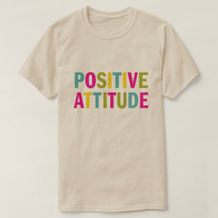 T-shirt Attitude positive dans des couleurs lumineuses