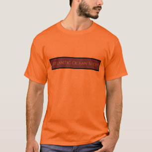 T-shirt attrayant et plus de vêtements