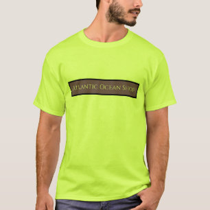 T-shirt attrayant et plus de vêtements